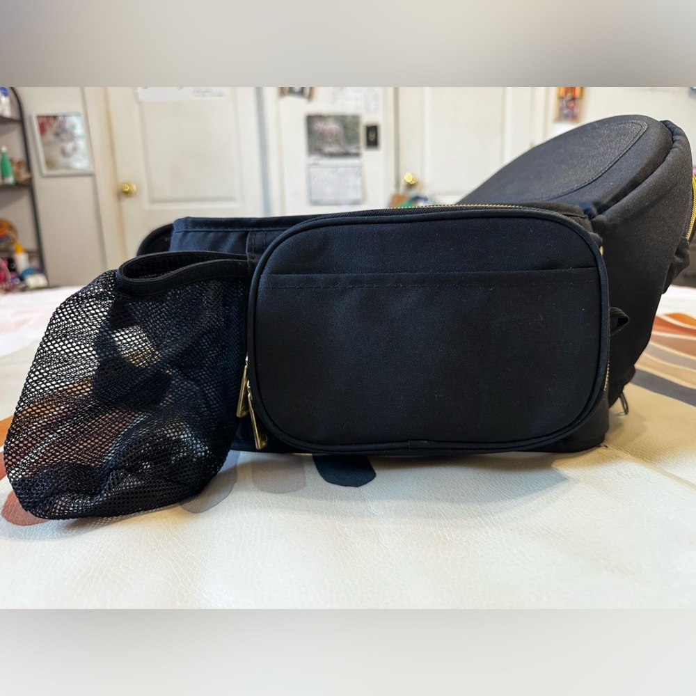 Tushbaby Hip Carrier - Picture 6 of 9
